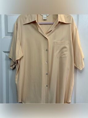 100% silk Express Silk short sleeve button down shirt blouse top cream vintage M